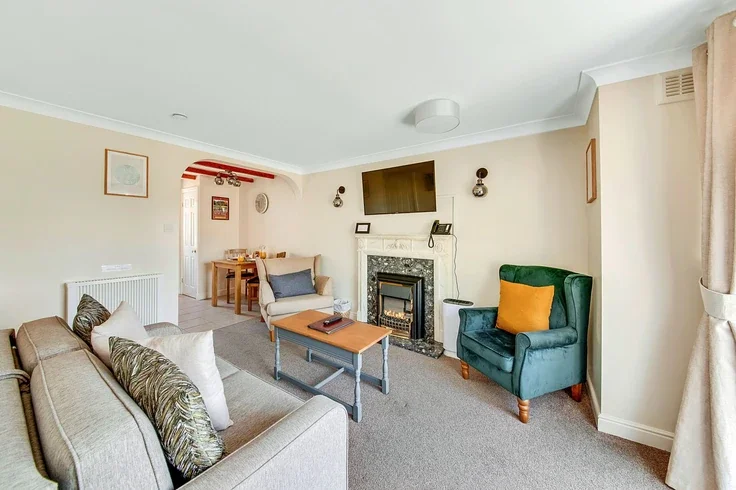 Flat Sutton Road in Sutton-under-Whitestonecliffe