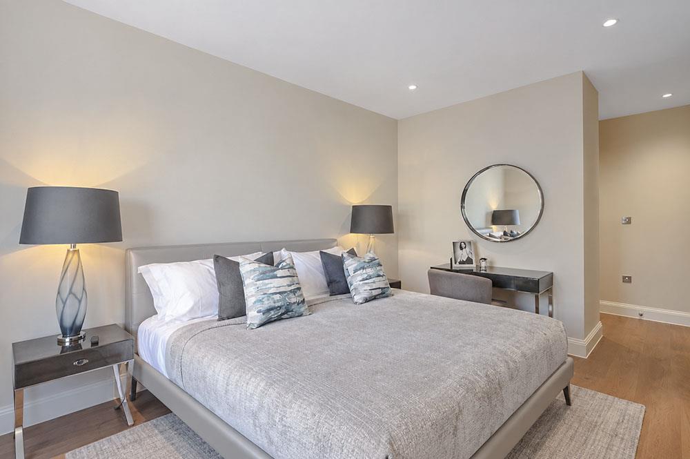 Flat Alpha Close in City of Westminster