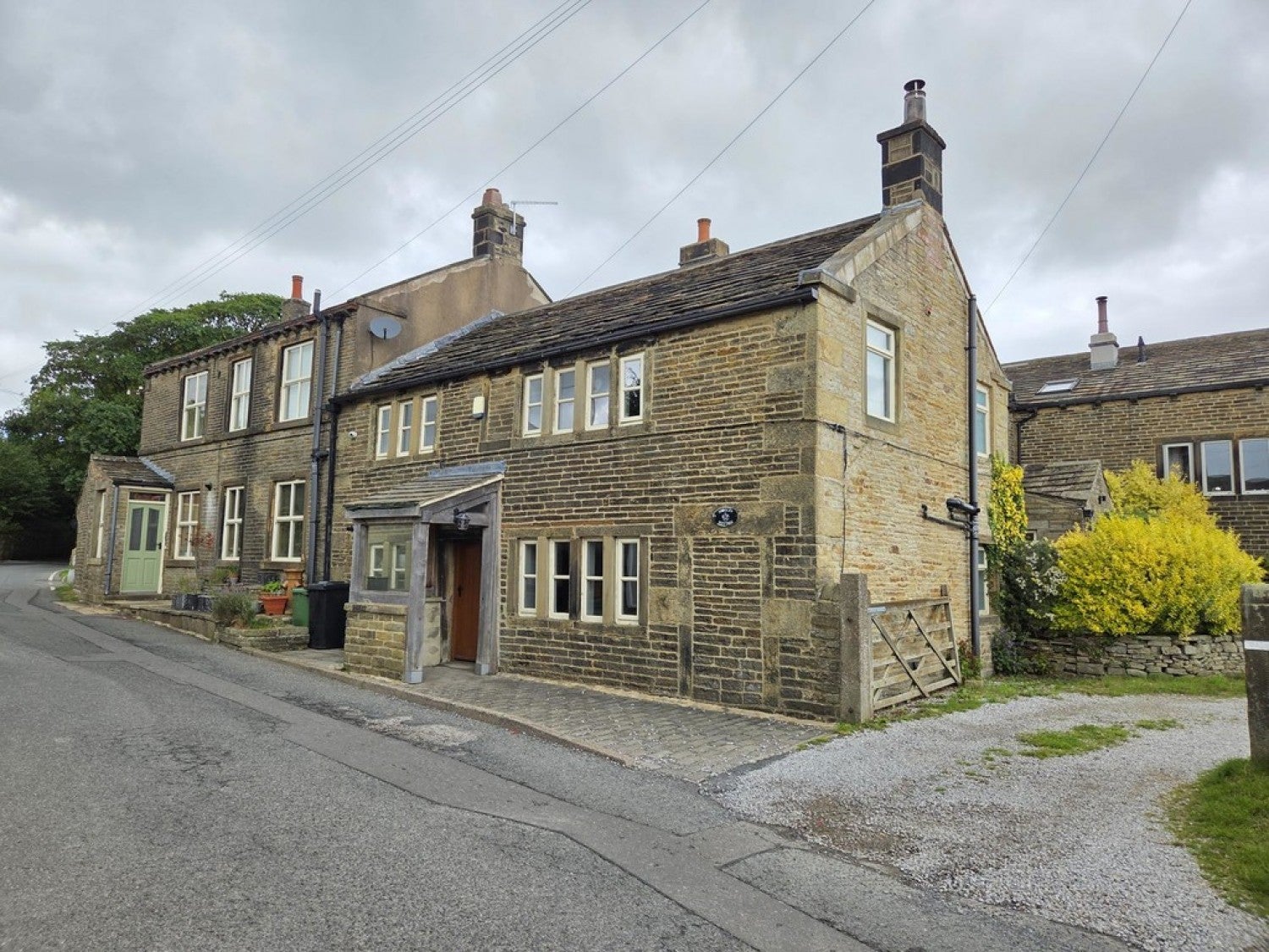 House Broad Lane in Kirklees