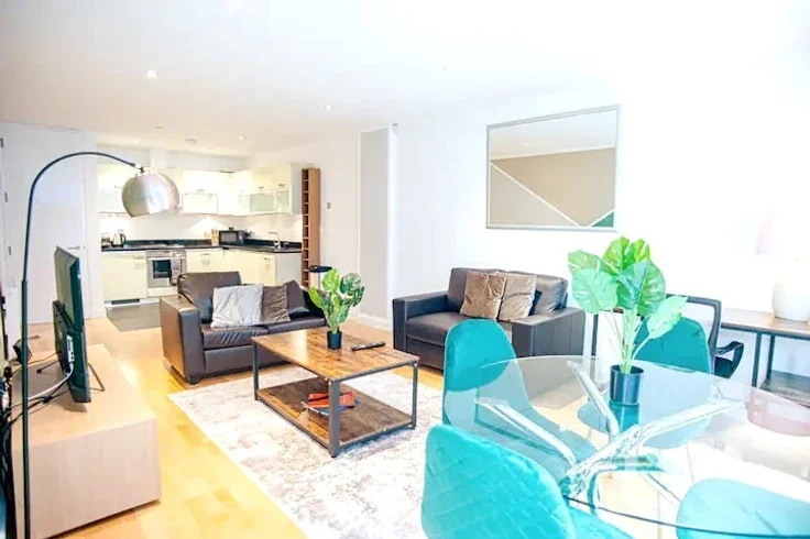 Flat Saffron Street in Greater London
