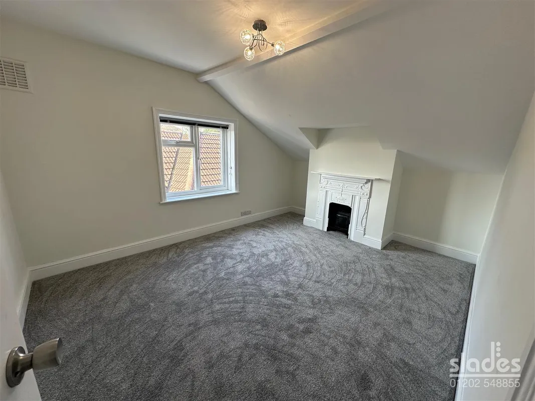 Flat Alumhurst Road in Bournemouth