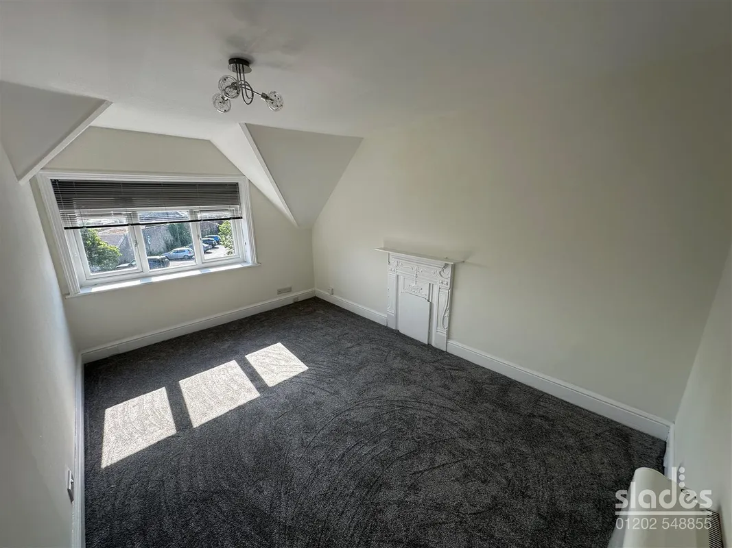 Flat Alumhurst Road in Bournemouth