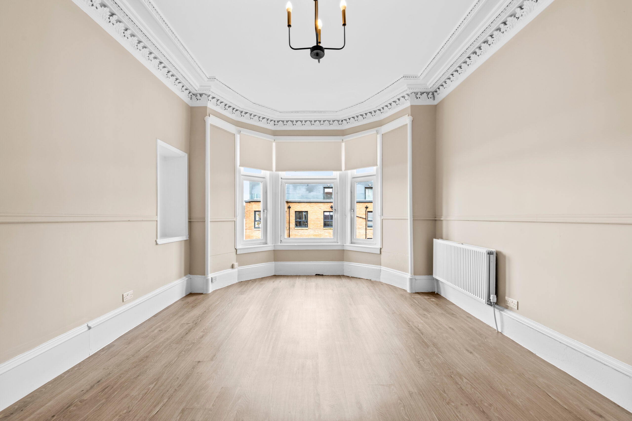 Room Finlay Drive in Glasgow