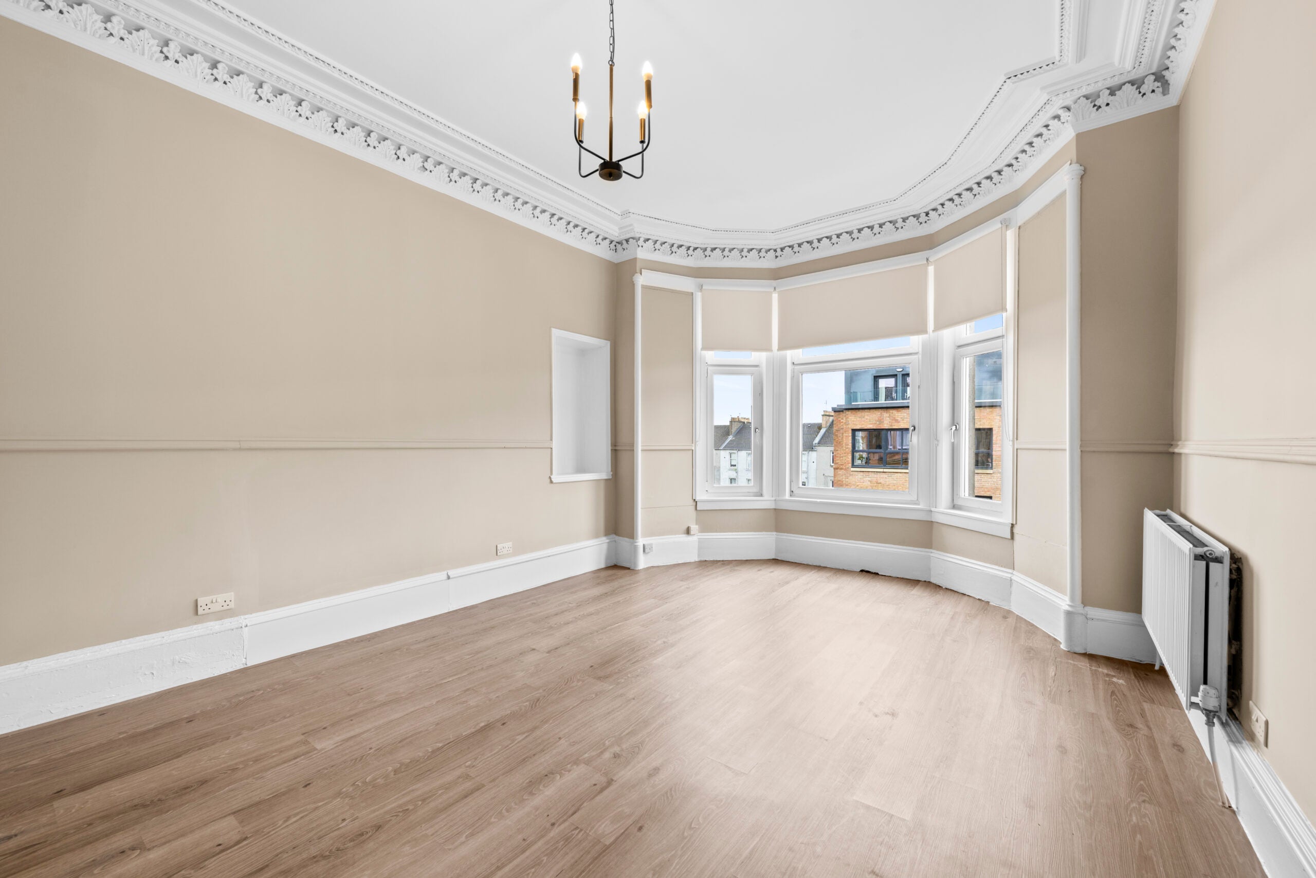 Room Finlay Drive in Glasgow
