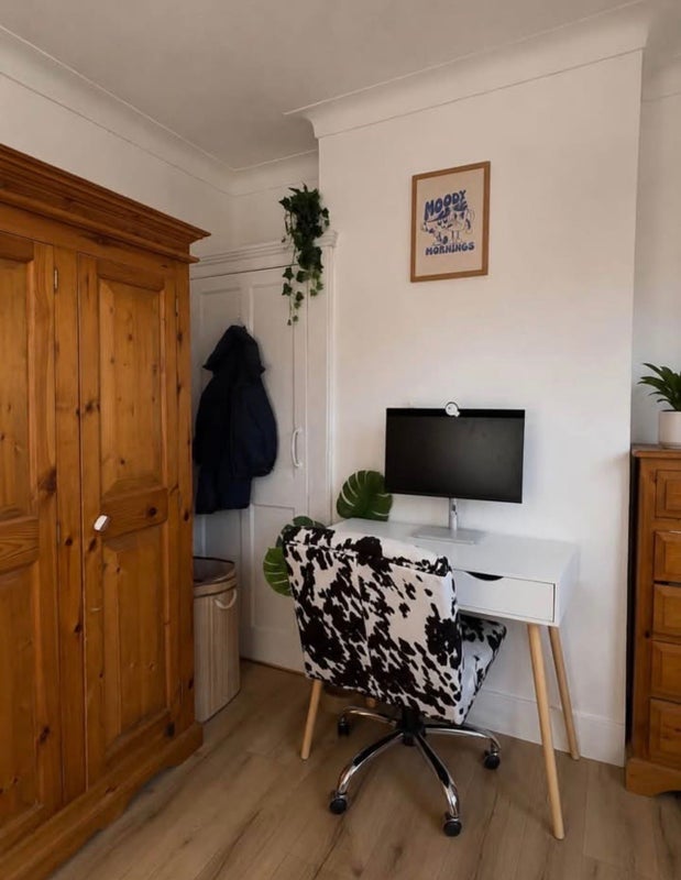 Room Livingstone Road in Greater London