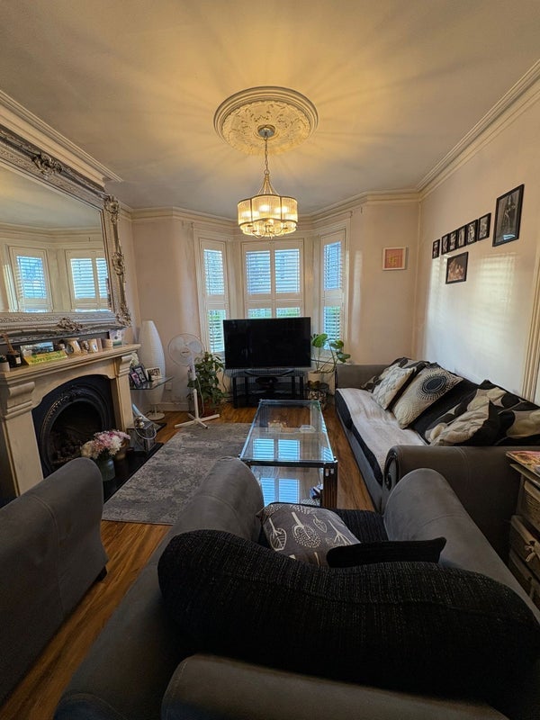 Room Livingstone Road in Greater London
