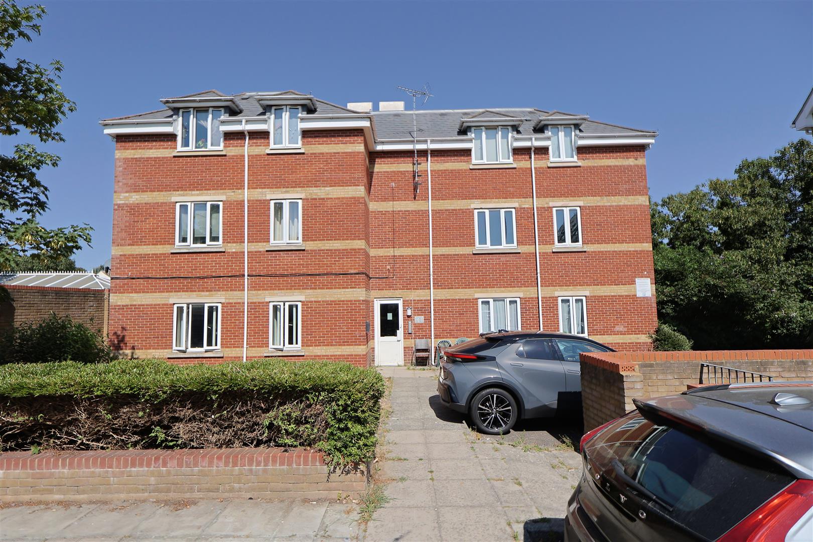 Flat Trafalgar Street in Gillingham