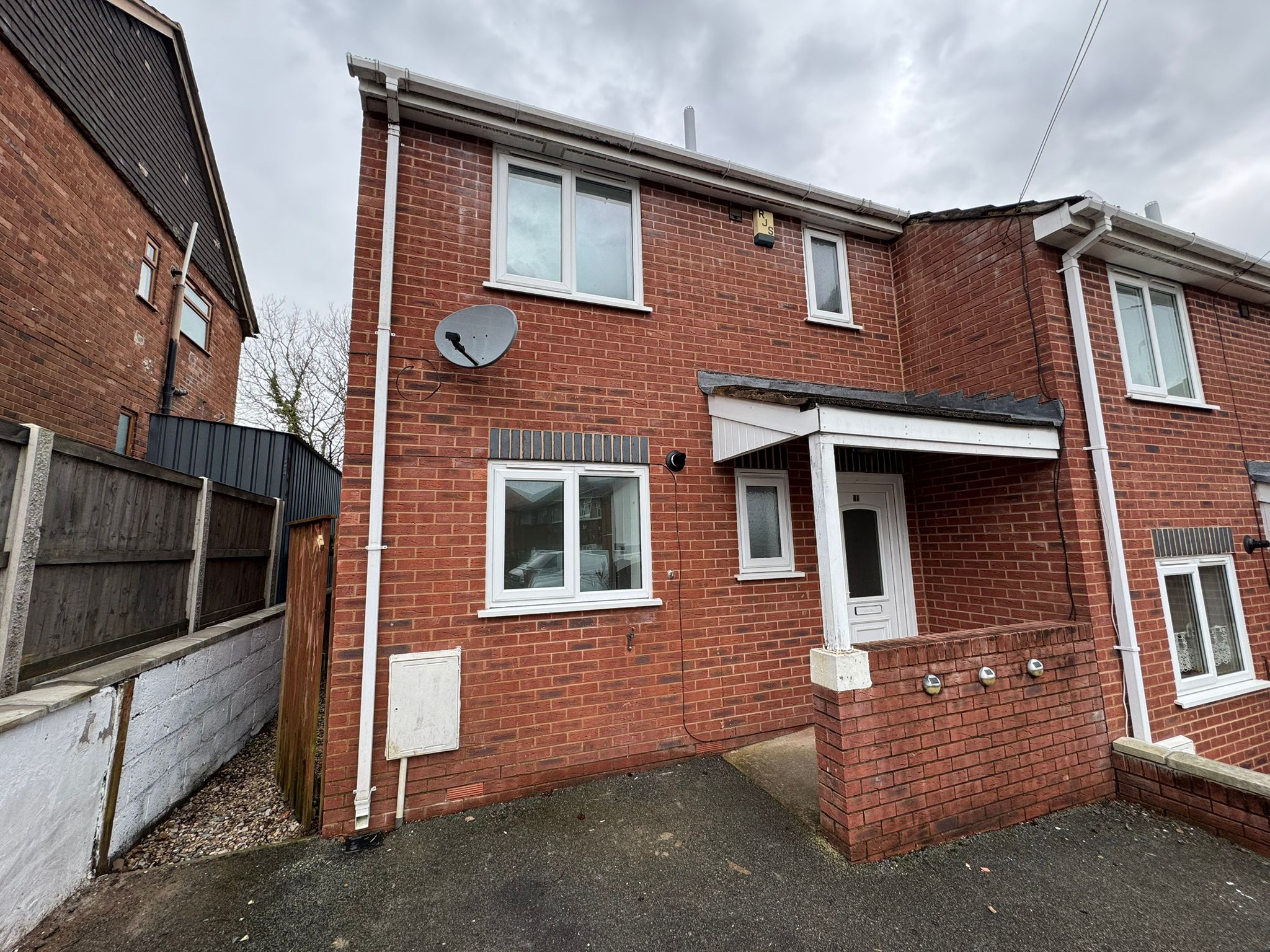 House Rayon Road in Walwen