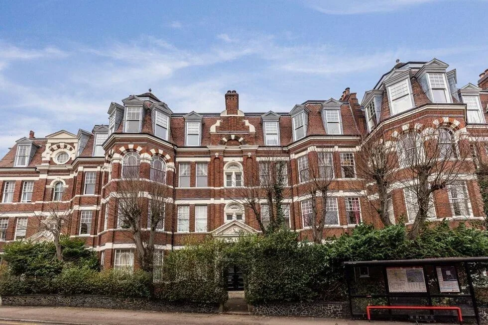 Flat Hornsey Lane in Greater London