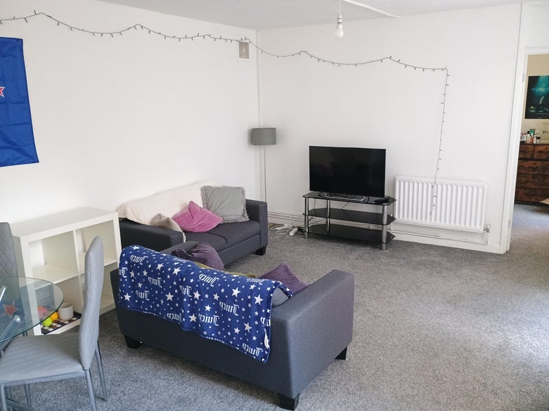 Room Clarence Avenue in Greater London