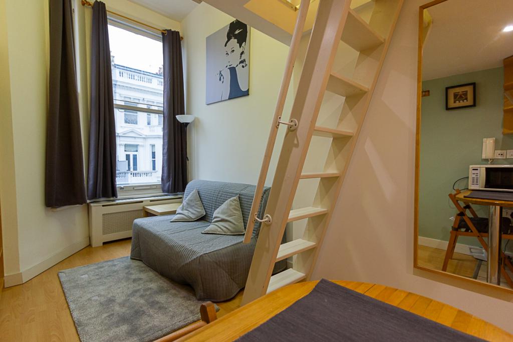 Flat Fairholme Road in London