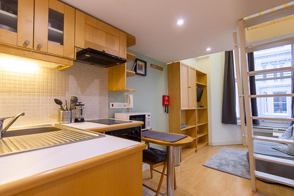Flat Fairholme Road in London