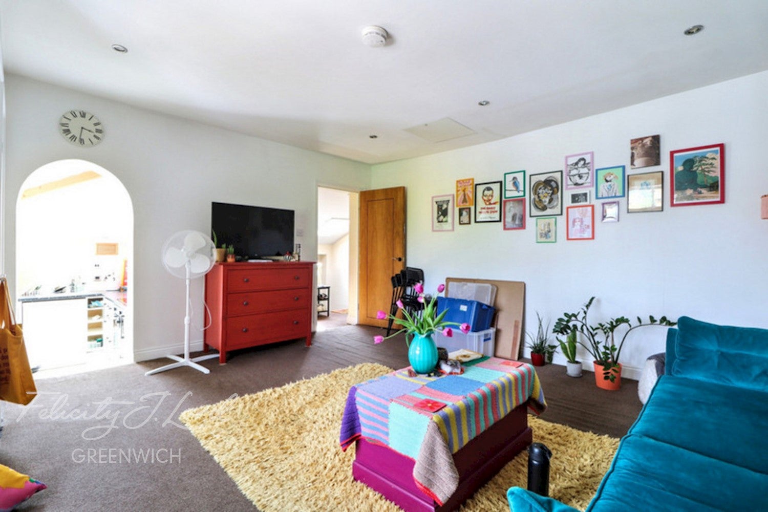 Flat Westcombe Hill in Greater London