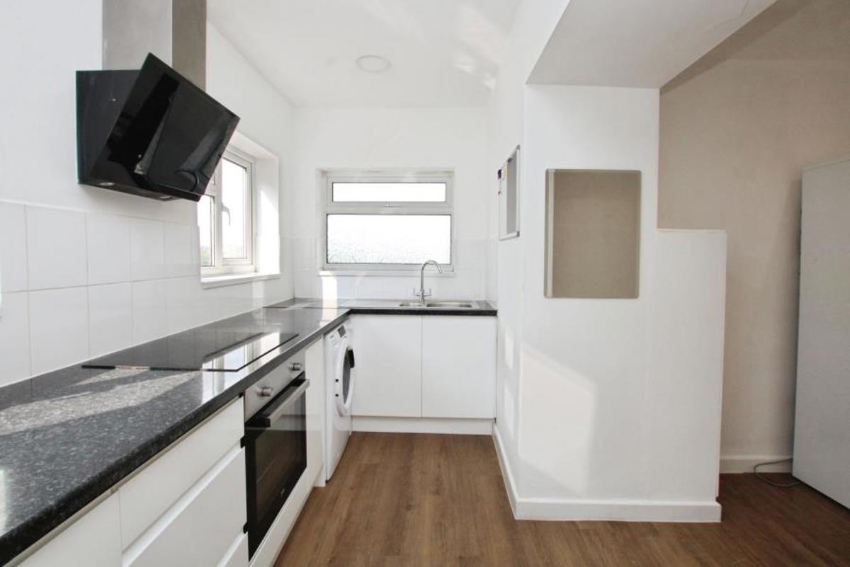 Flat Southfield Road in Bristol