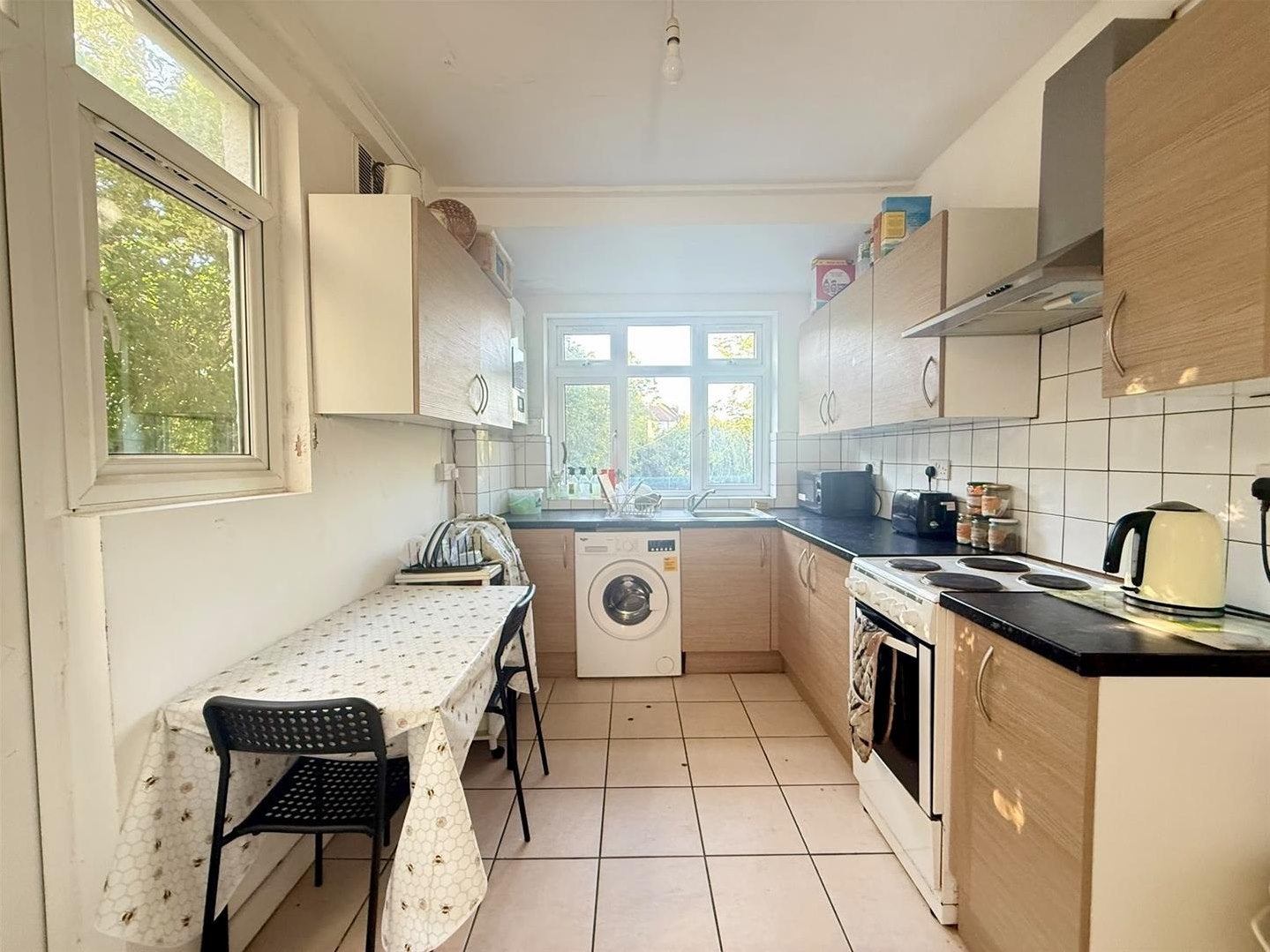 Room East Lane in Greater London