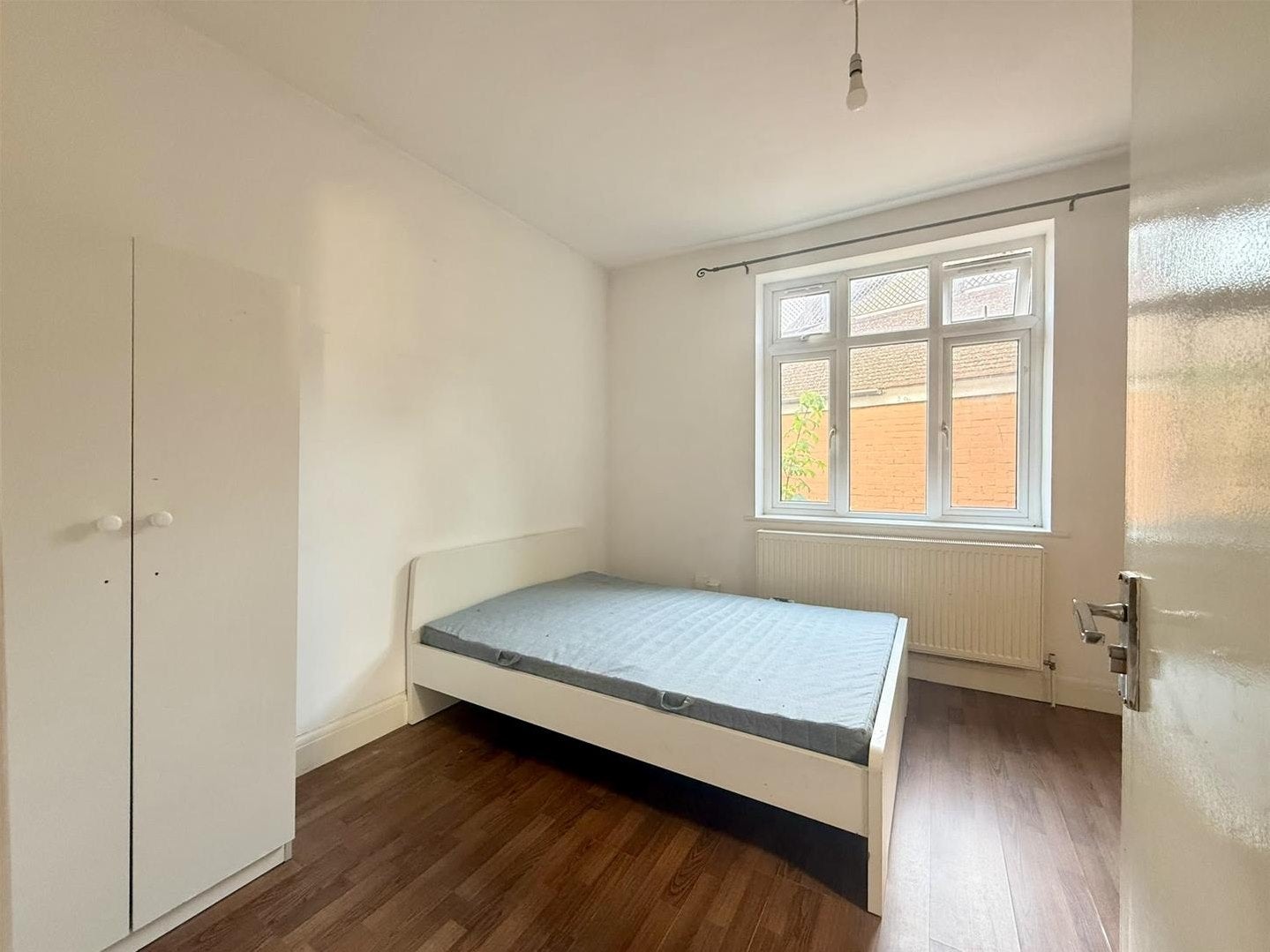Room East Lane in Greater London