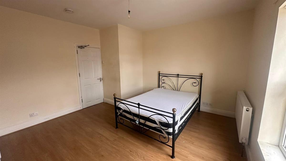 Room Bedford Road in Bedford