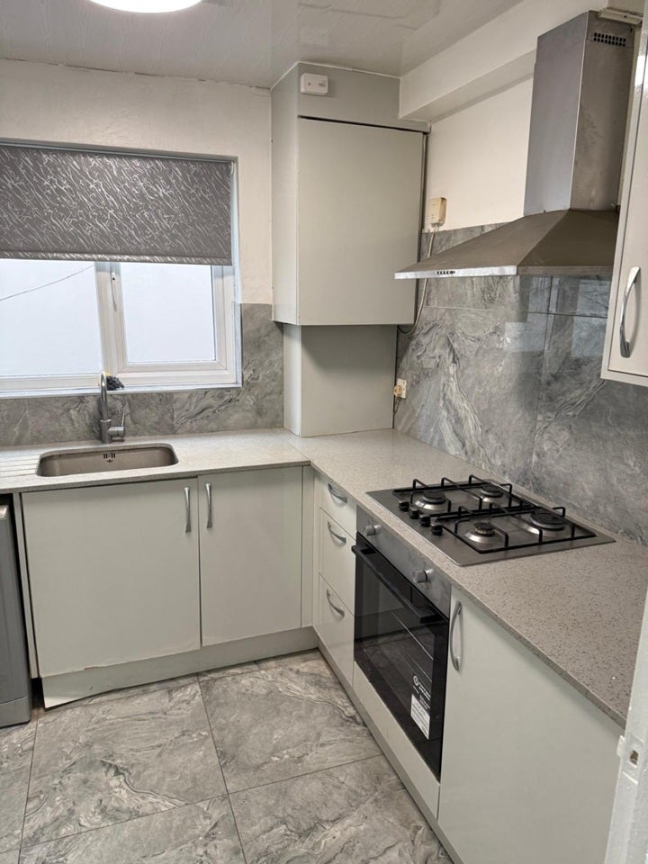 Flat Kingston Road in Greater London