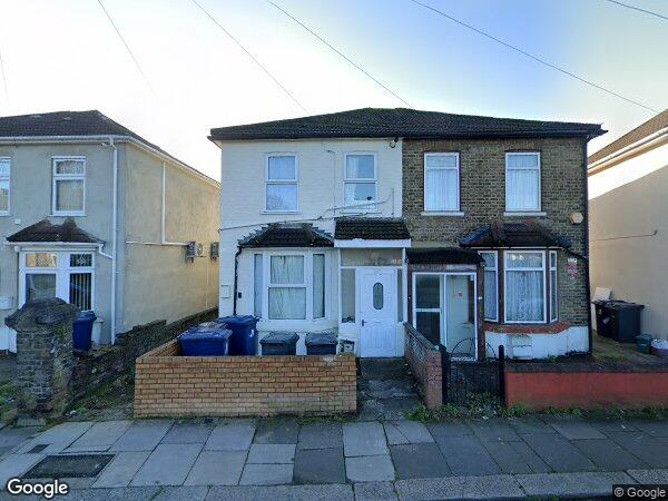 Flat Kingston Road in Greater London