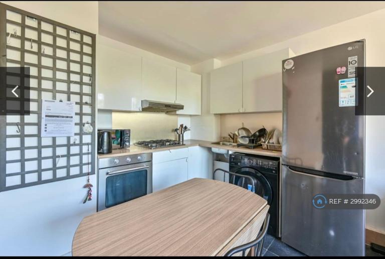 Room Palace Road in Greater London