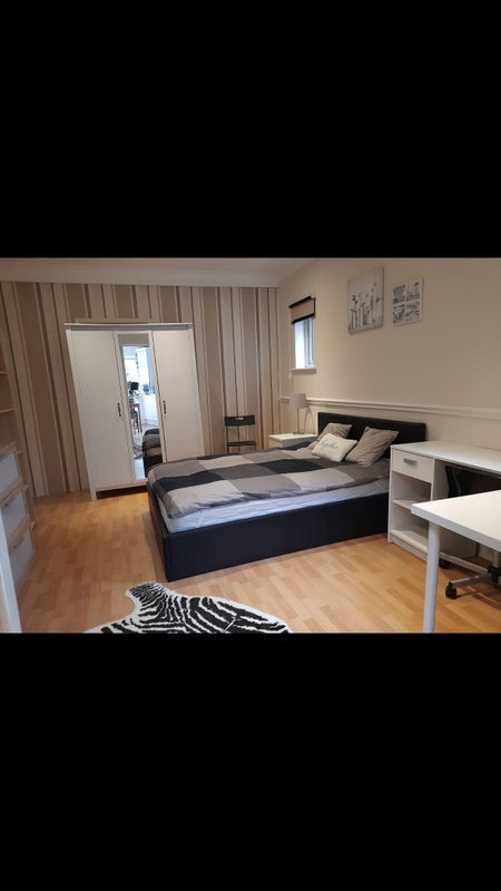 Room Grand Drive in Greater London