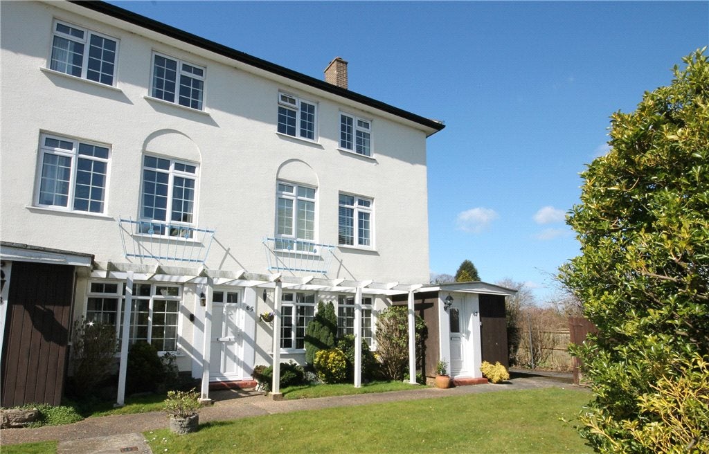 Flat Tattenham Crescent in Reigate and Banstead