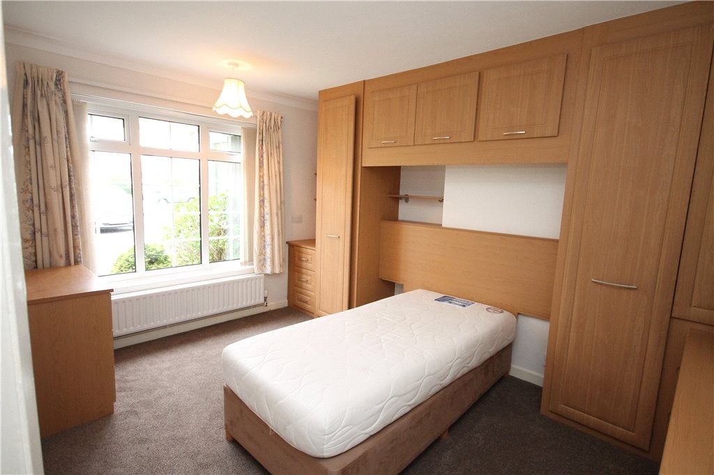 Flat Tattenham Crescent in Reigate and Banstead