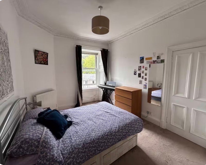 Flat Meadowbank Crescent in City of Edinburgh