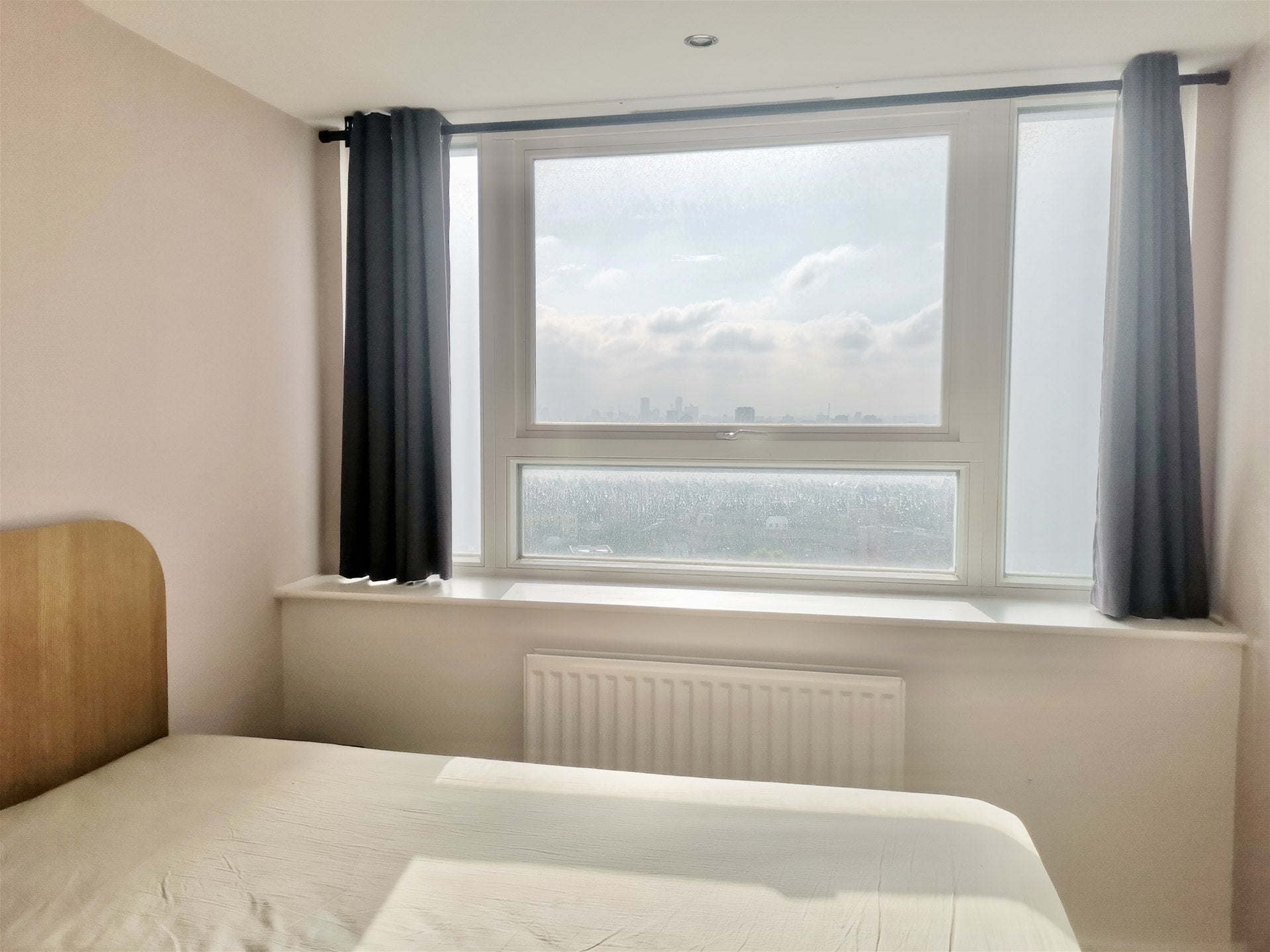 Flat Rainhill Way in Greater London
