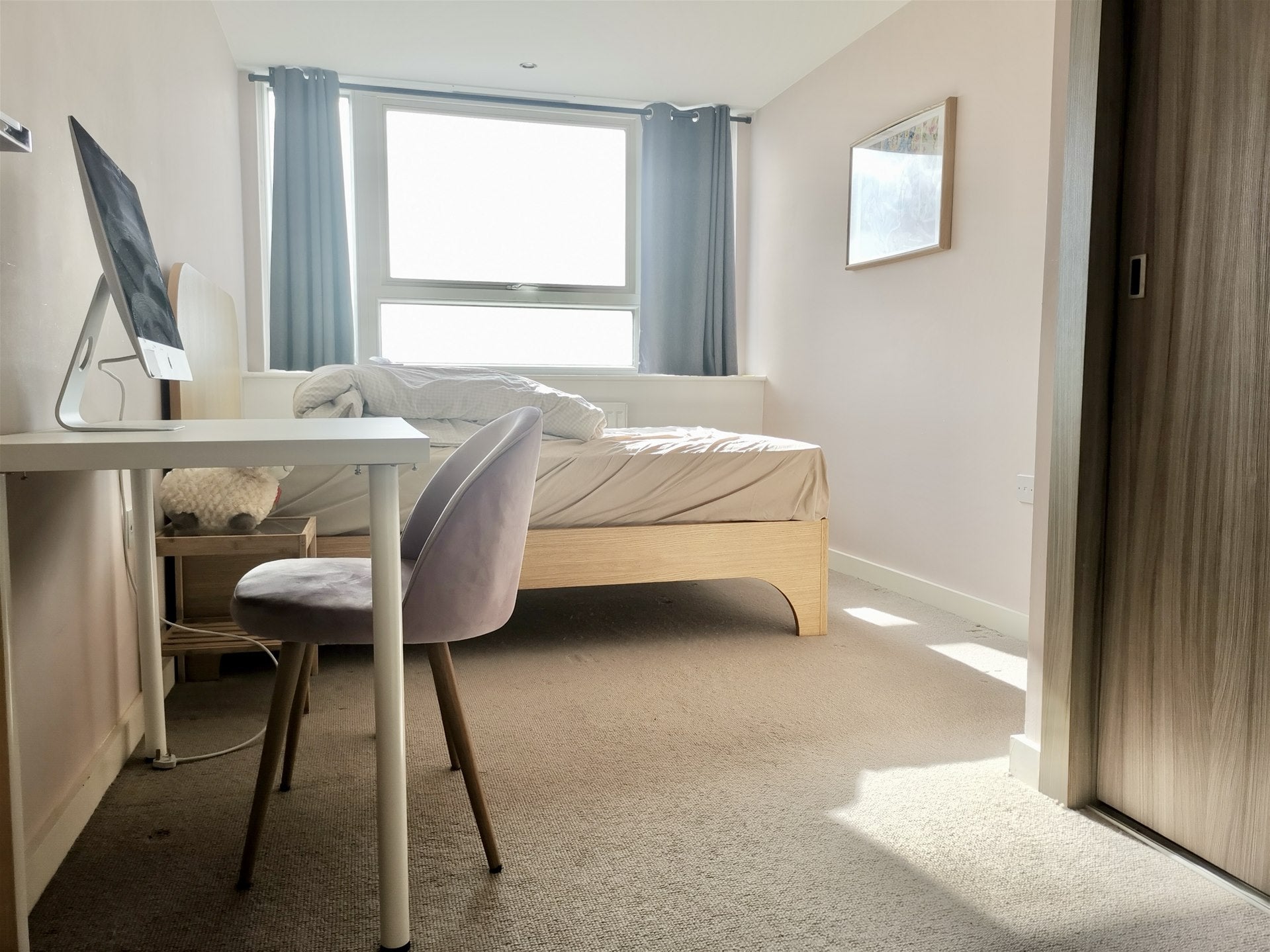 Flat Rainhill Way in Greater London