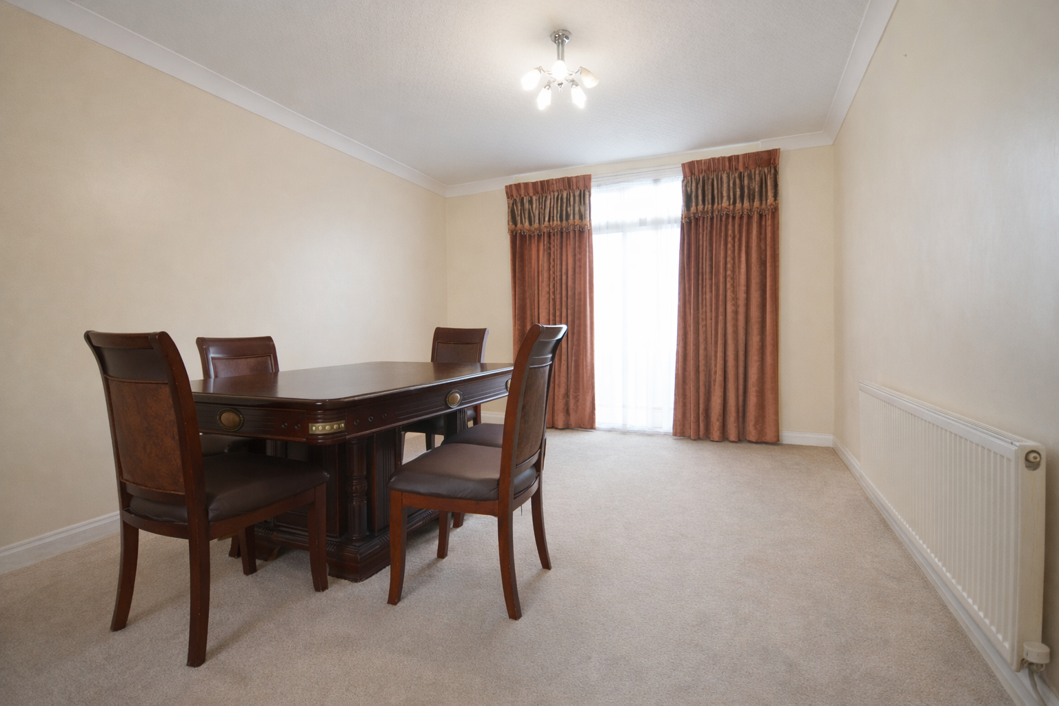 House Wilfrid Gardens in Greater London