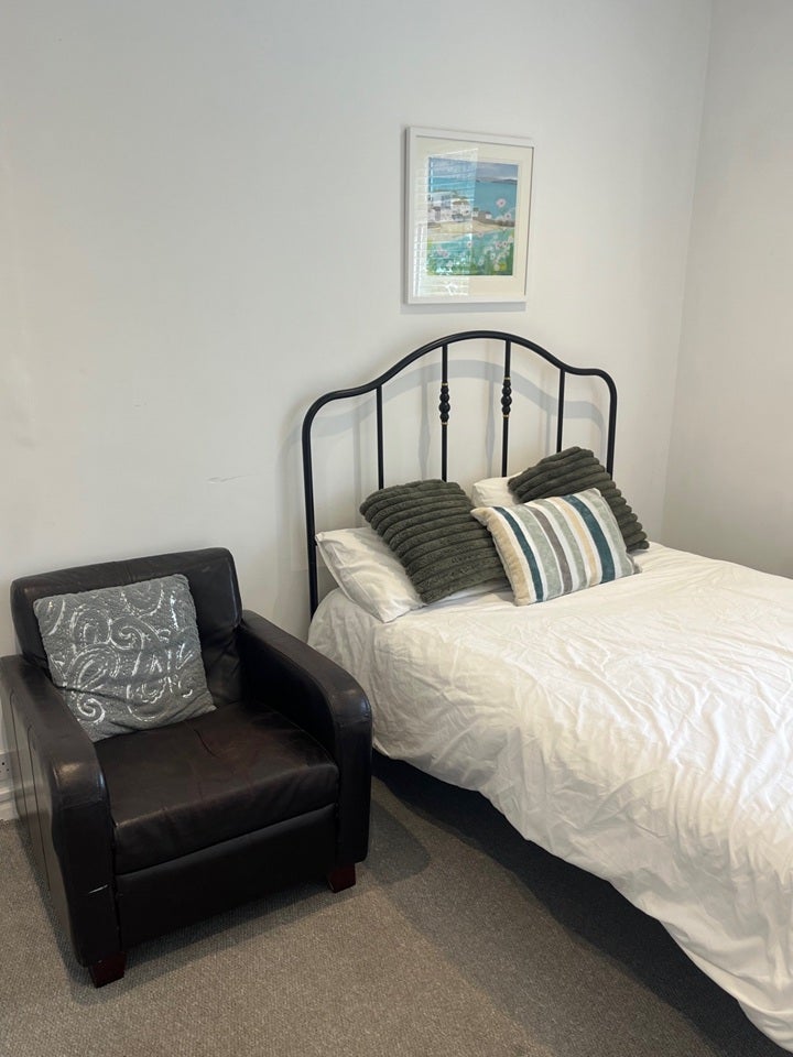Room Colonial Road in Slough