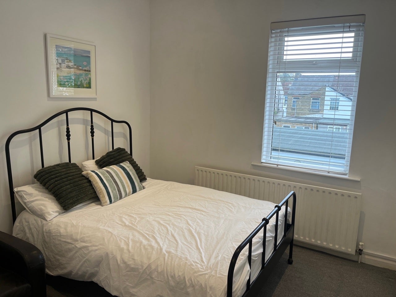 Room Colonial Road in Slough
