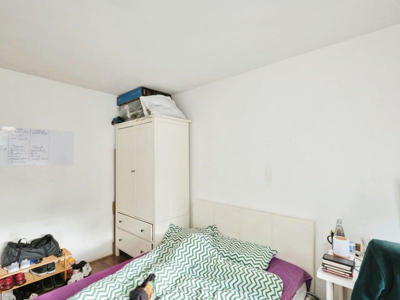 Room Sugden Grove in Birmingham