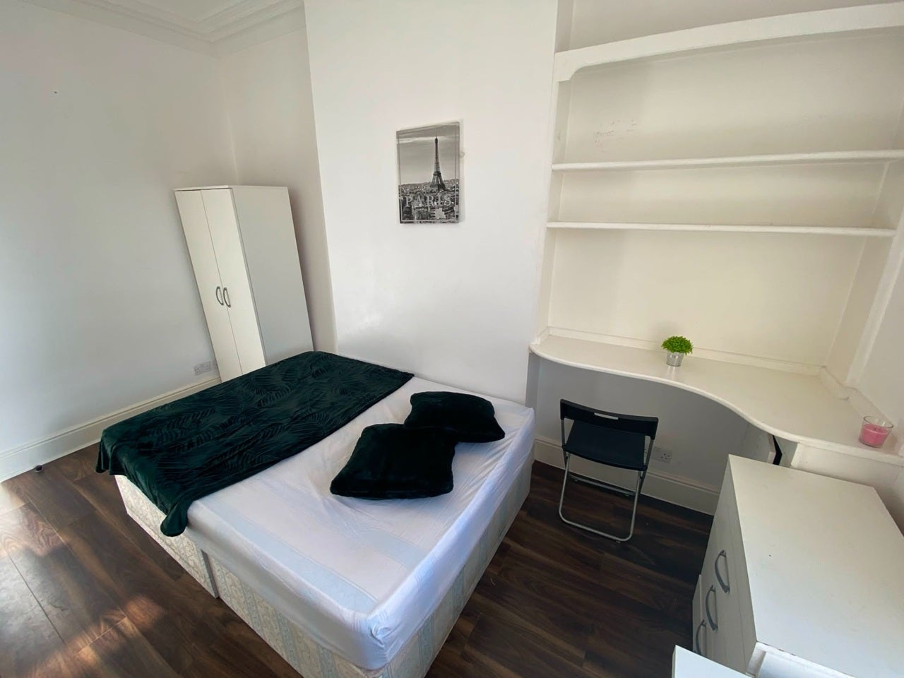 Room Chamberlayne Road in Greater London