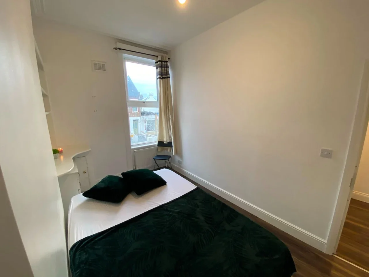 Room Chamberlayne Road in Greater London