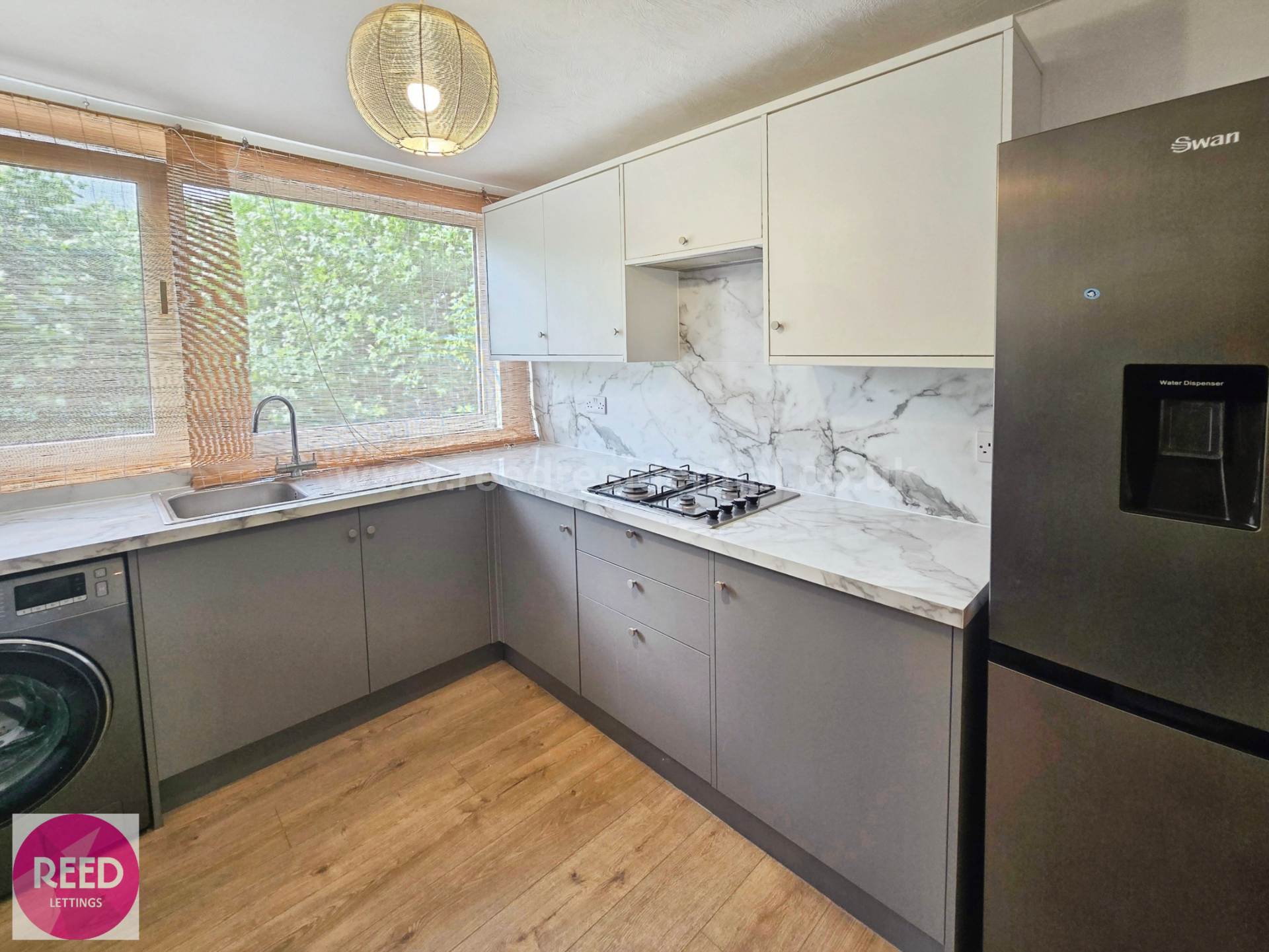 Flat Manor Road in Southend-on-Sea