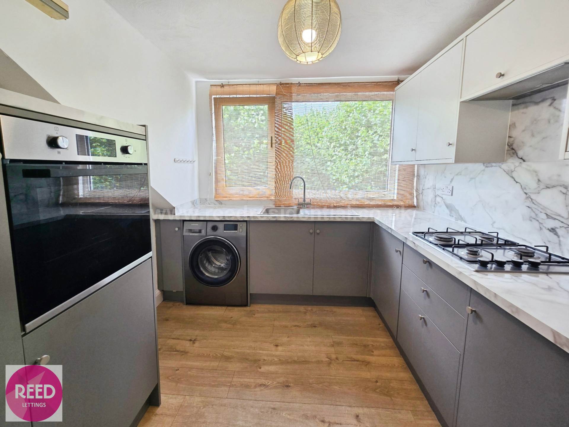 Flat Manor Road in Southend-on-Sea
