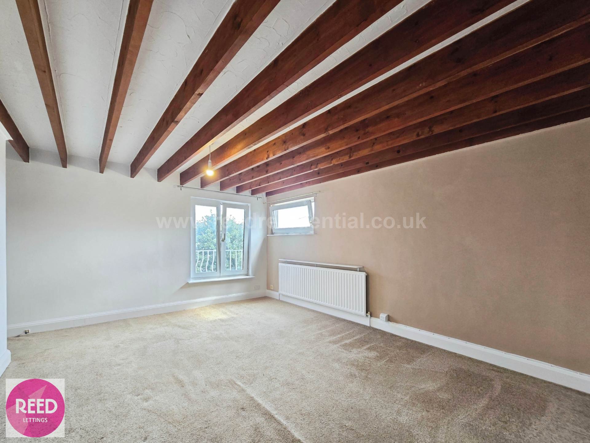 Flat Manor Road in Southend-on-Sea