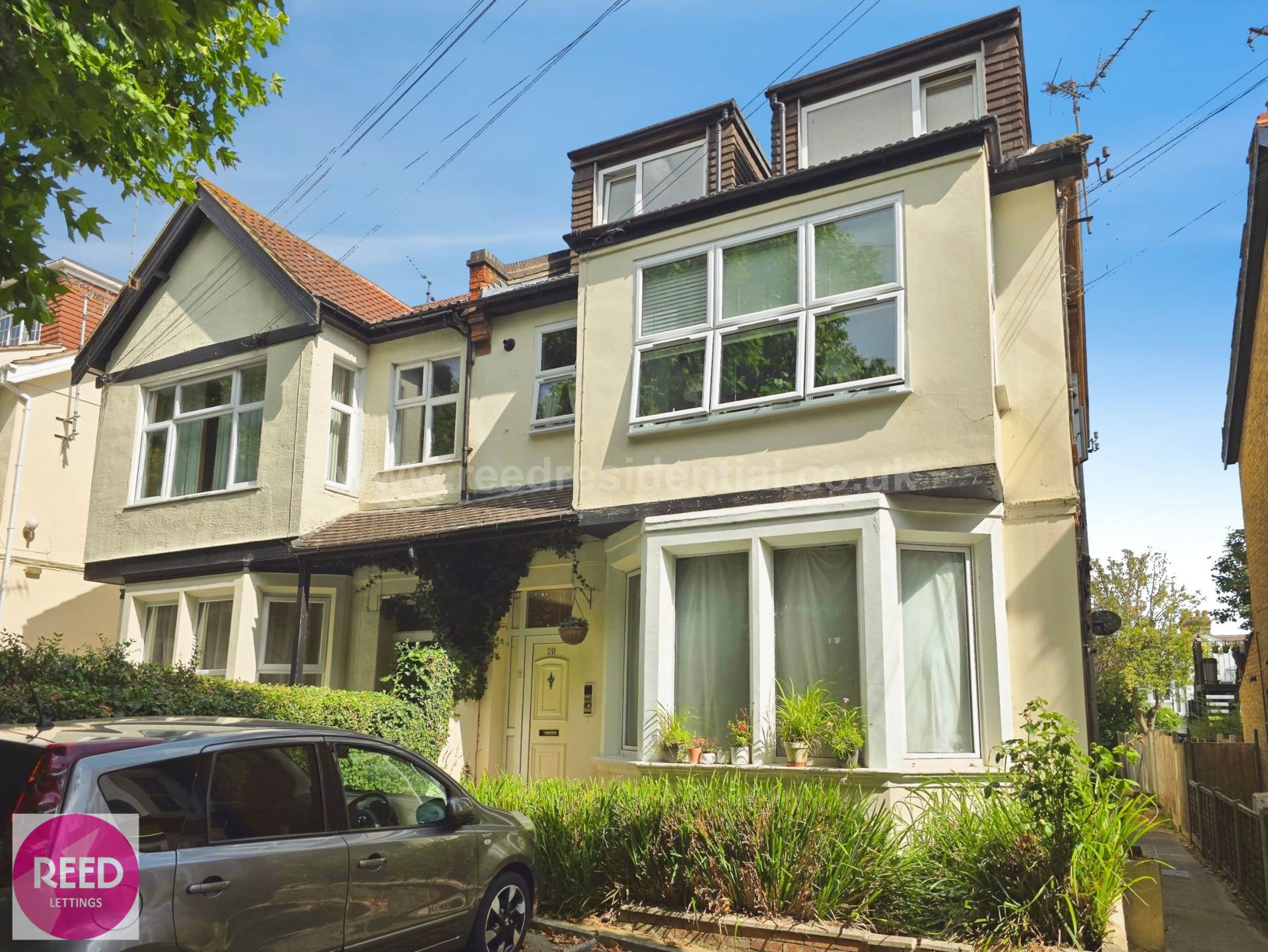 Flat Manor Road in Southend-on-Sea