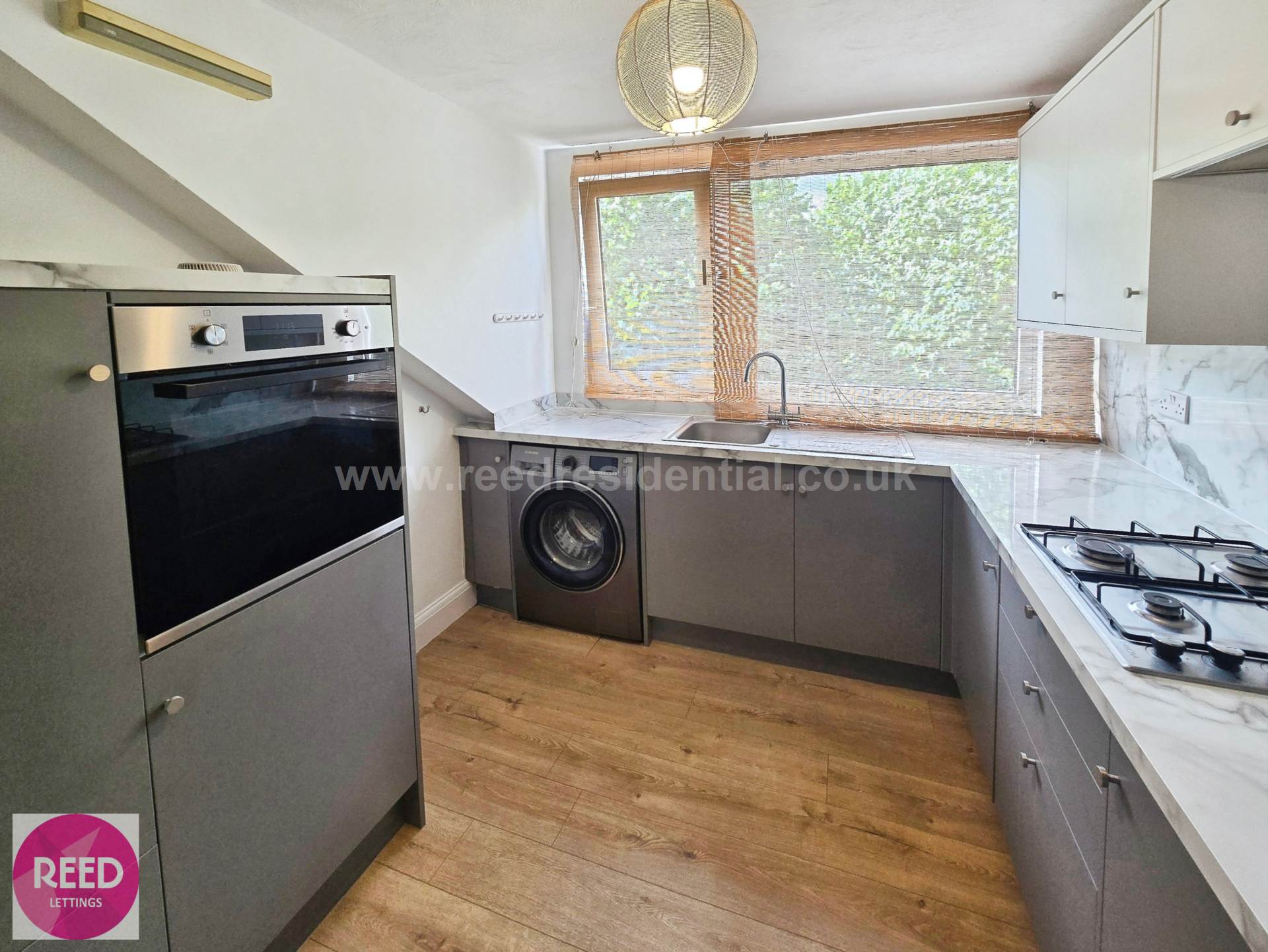 Flat Manor Road in Southend-on-Sea