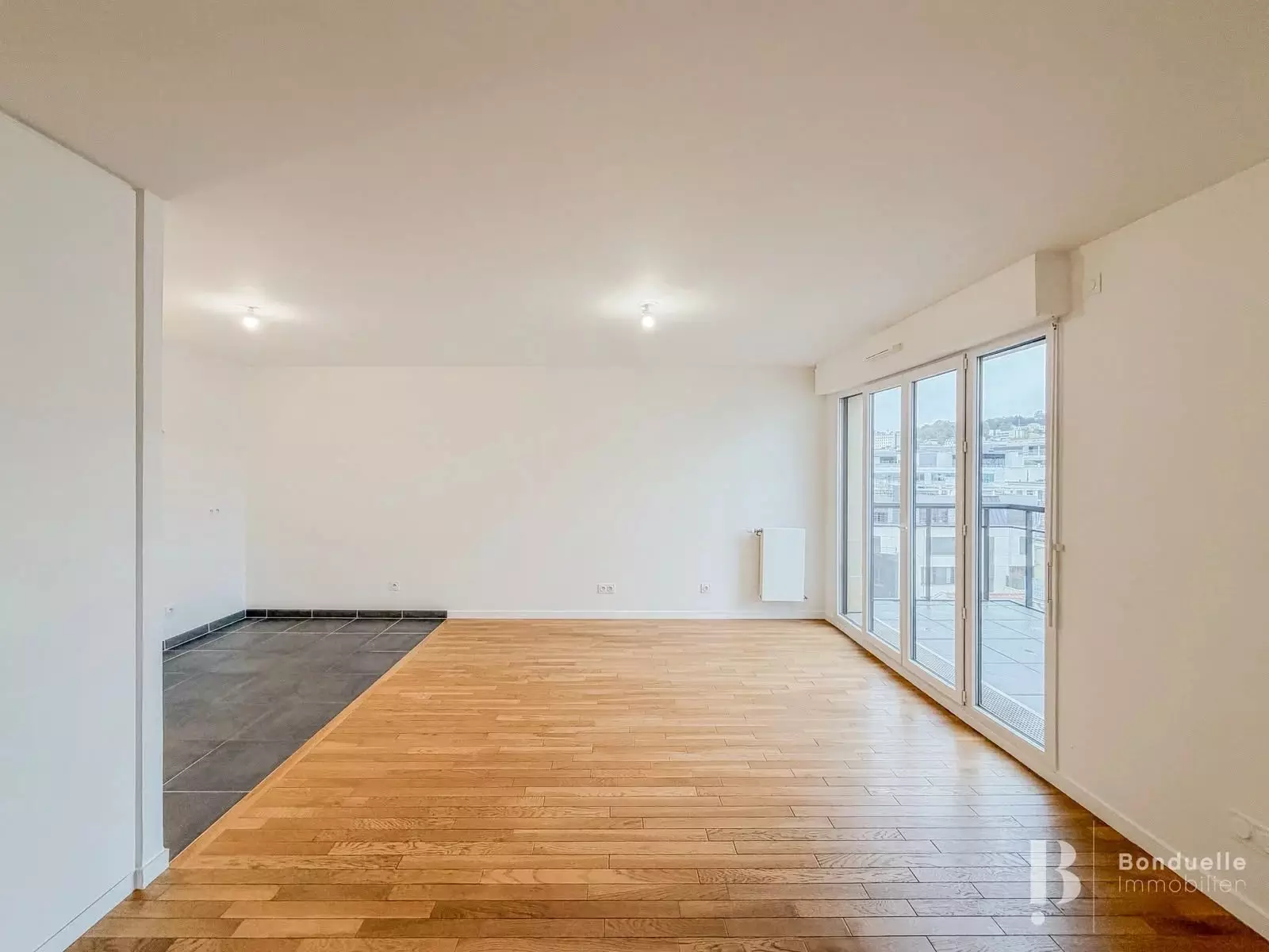 Flat Rue Honoré d'Estienne d'Orves in Suresnes