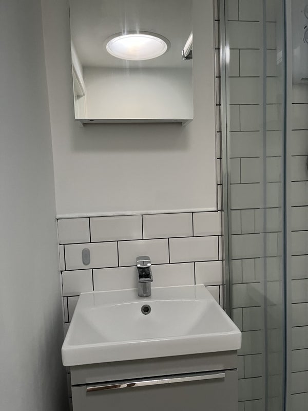 Room Queensmead Close in Hinckley and Bosworth