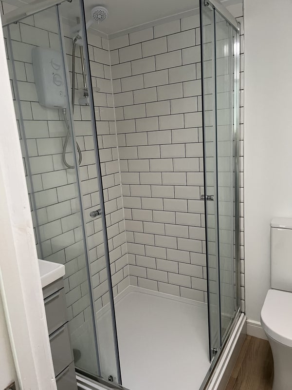 Room Queensmead Close in Hinckley and Bosworth