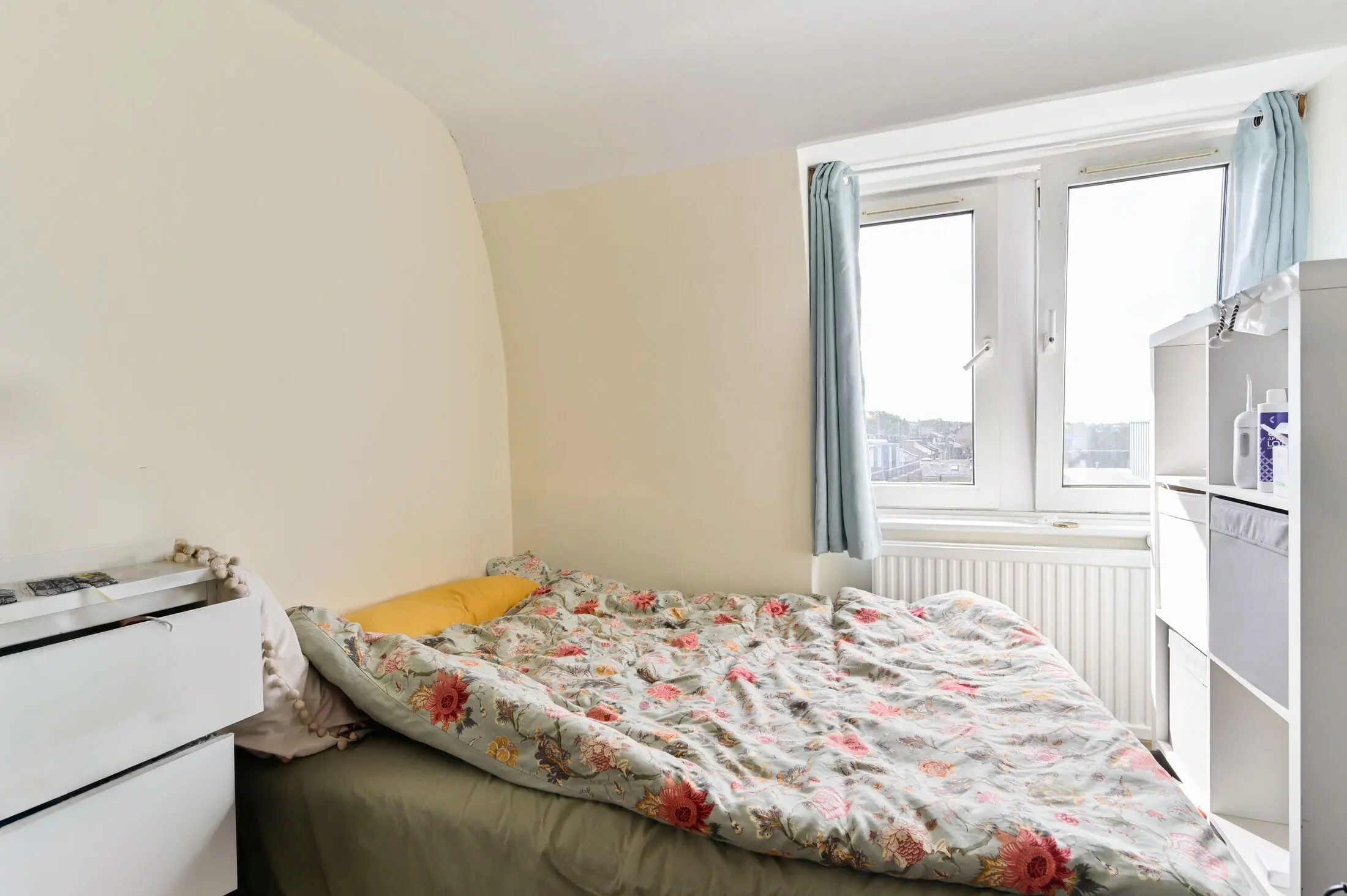 Flat Clyston Street in Greater London