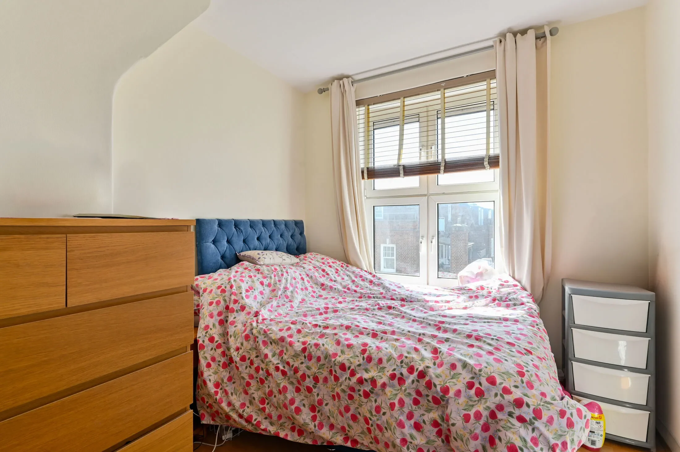 Flat Clyston Street in Greater London