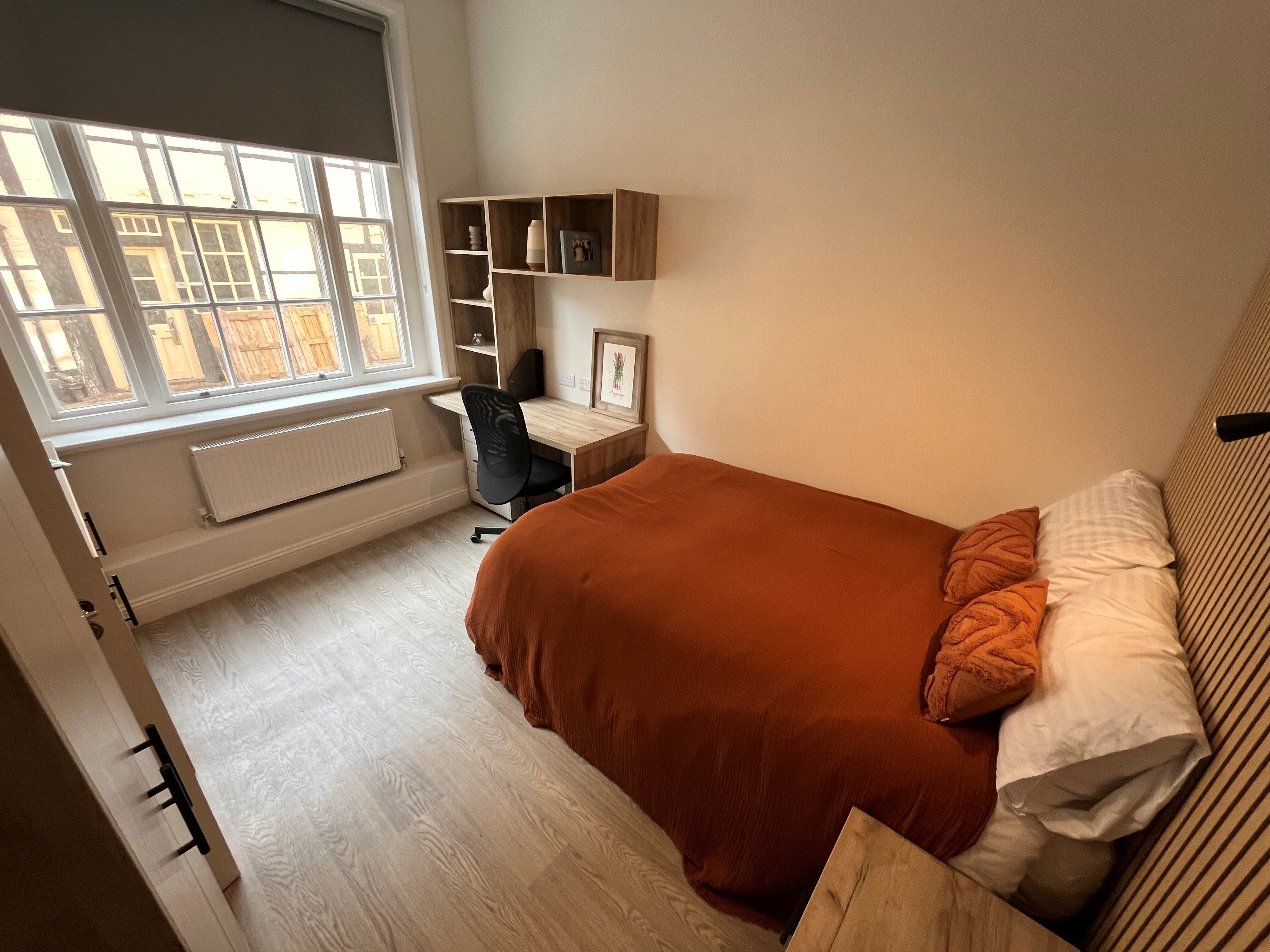 Room High Street in Southampton