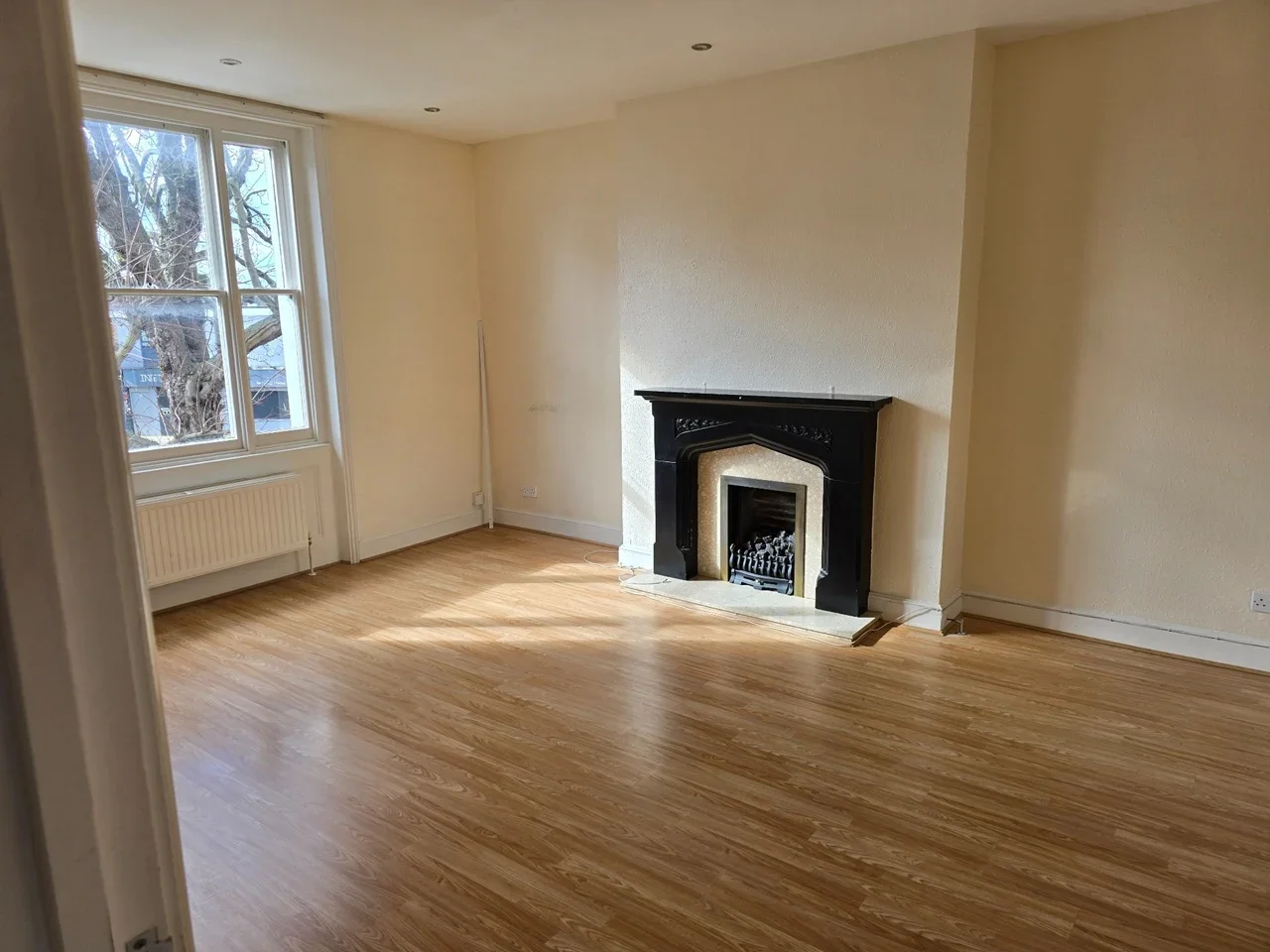 Flat Eltham Road in Greater London
