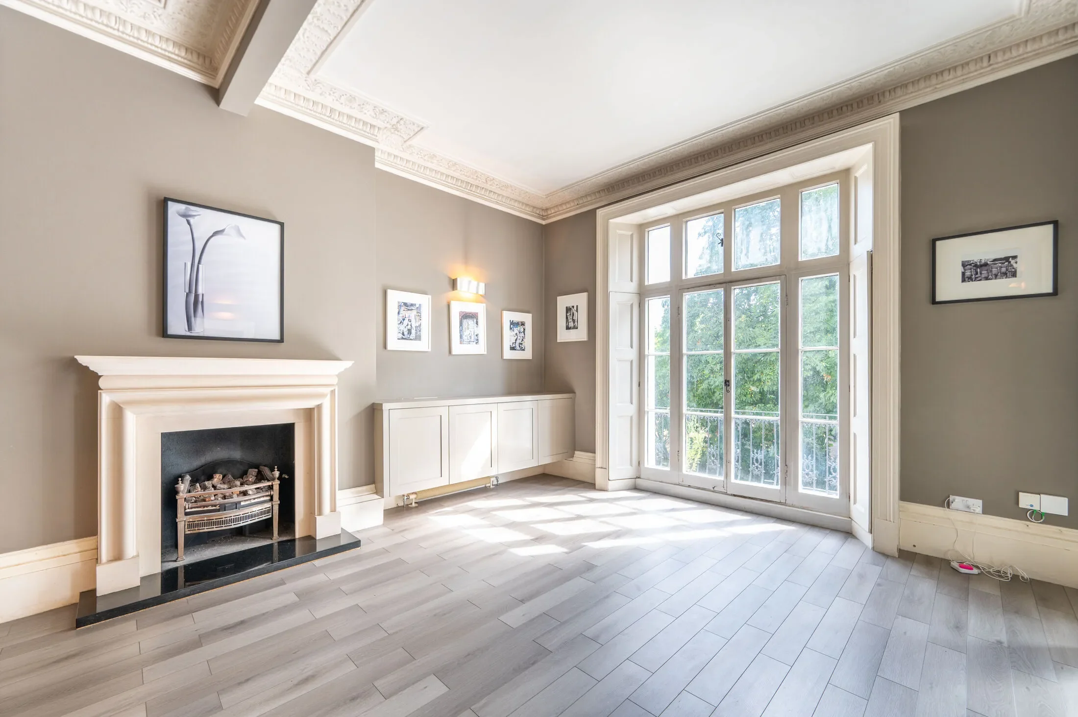 Flat Royal Crescent in Greater London