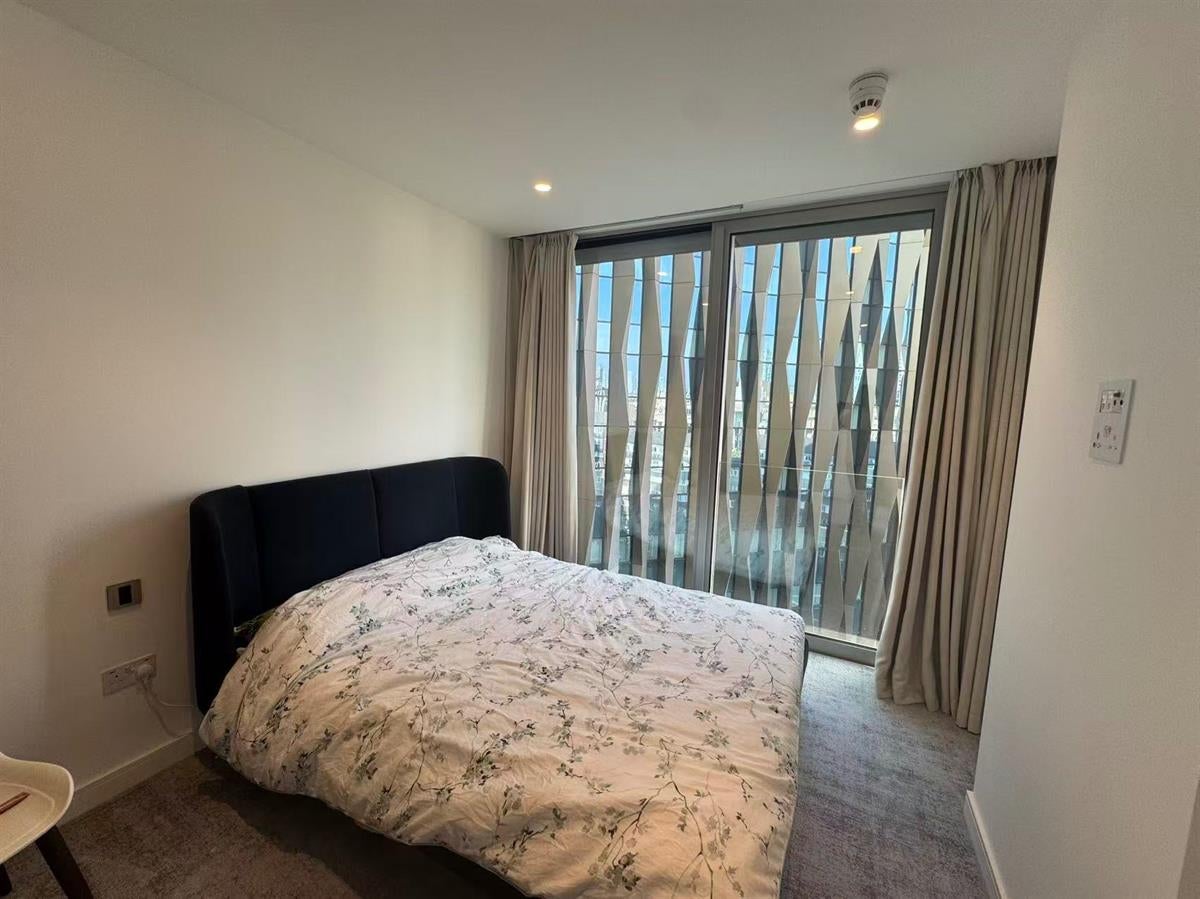 Flat St Clare Street in City of London